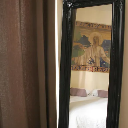 Bed & Breakfast Bells Oficis Girona